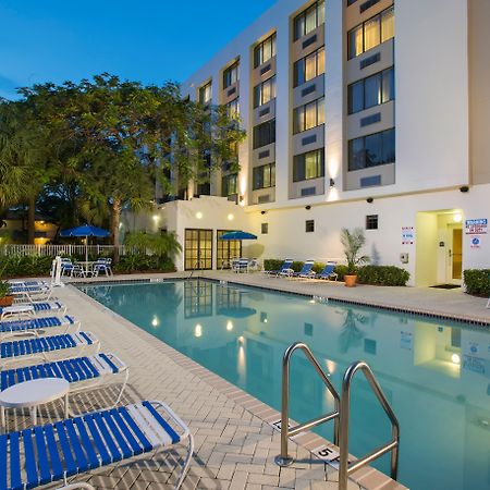 Holiday Inn Express Hotel & Suites Ft. Lauderdale-Plantation By Ihg Dış mekan fotoğraf