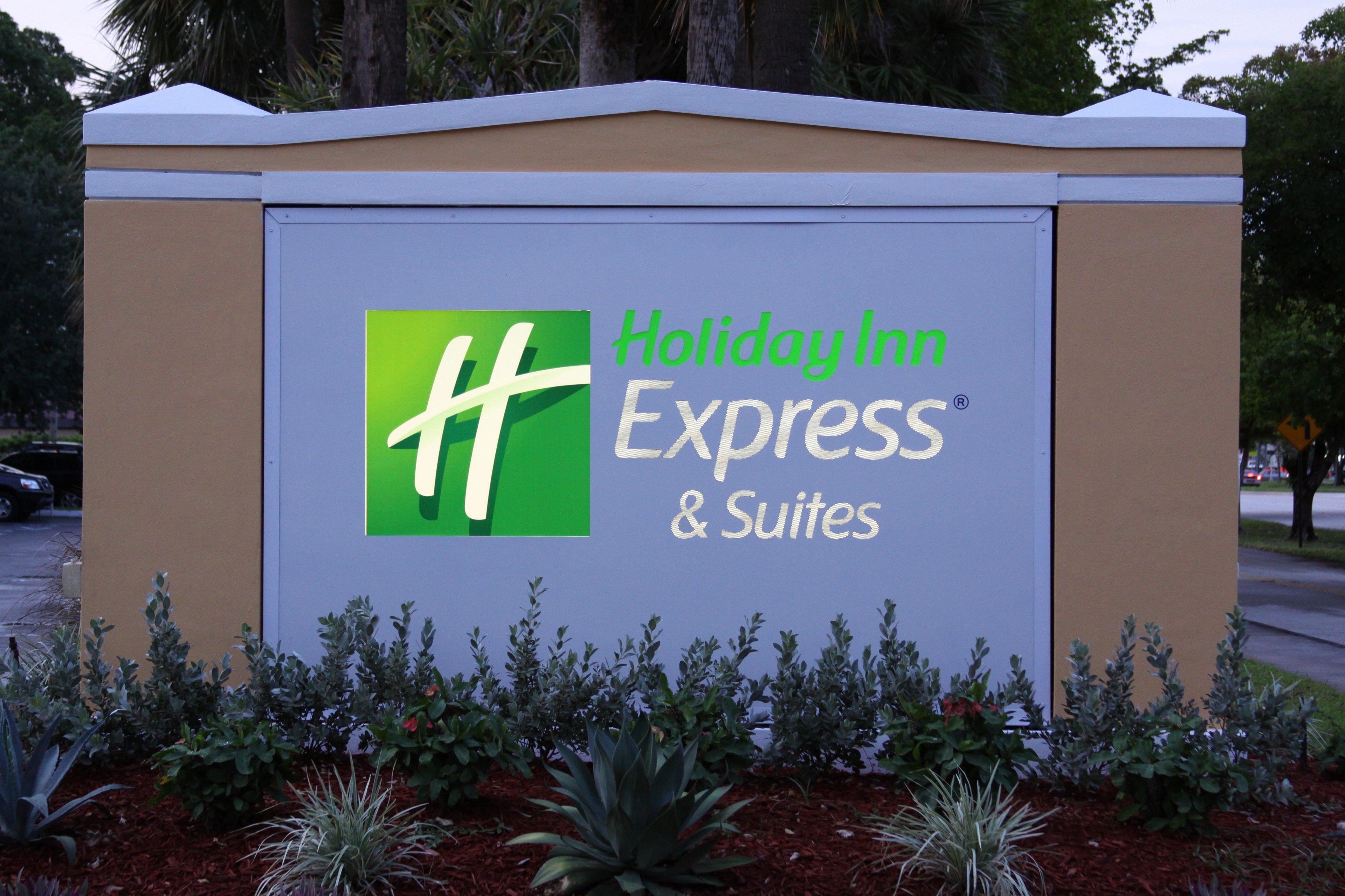 Holiday Inn Express Hotel & Suites Ft. Lauderdale-Plantation By Ihg Konforlar fotoğraf