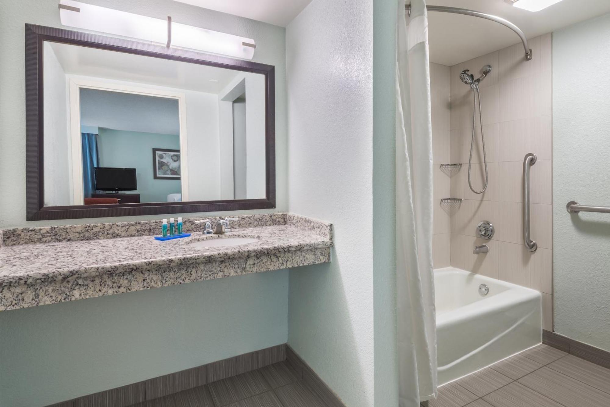 Holiday Inn Express Hotel & Suites Ft. Lauderdale-Plantation By Ihg Dış mekan fotoğraf