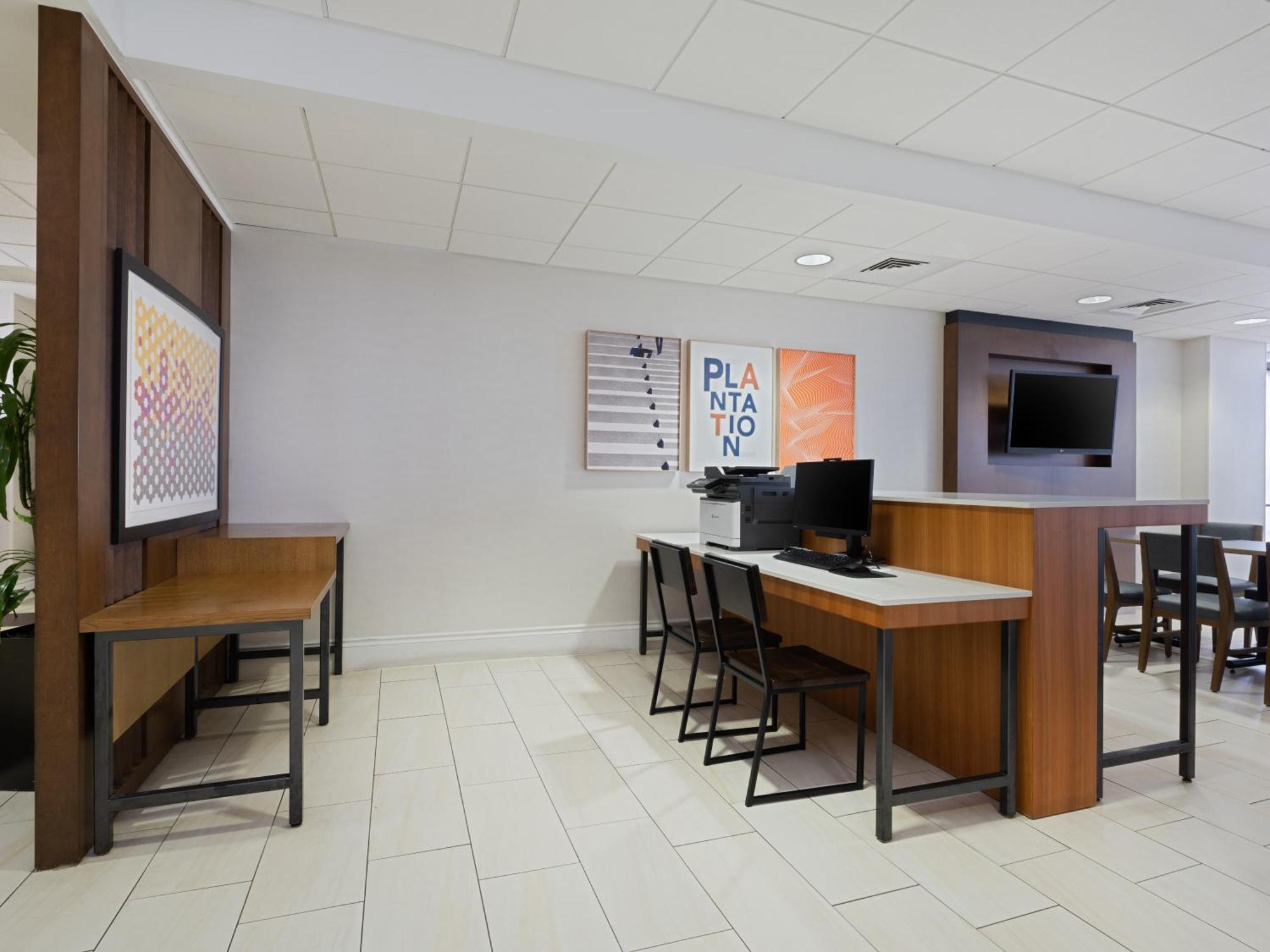 Holiday Inn Express Hotel & Suites Ft. Lauderdale-Plantation By Ihg Dış mekan fotoğraf